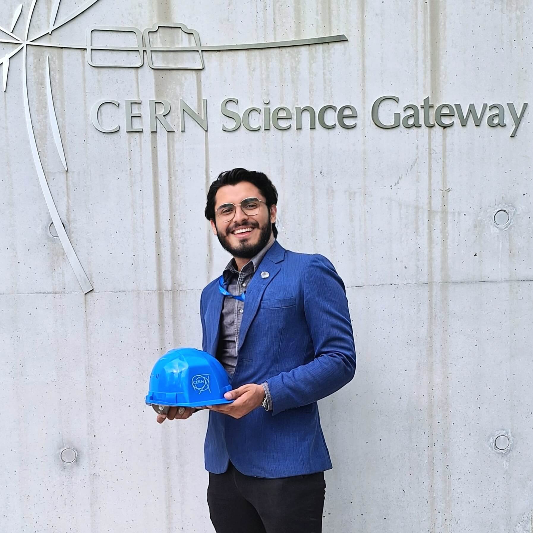 Oscar Morales Cuellar en CERN, uno de los centros científicos más emblemáticos del mundo