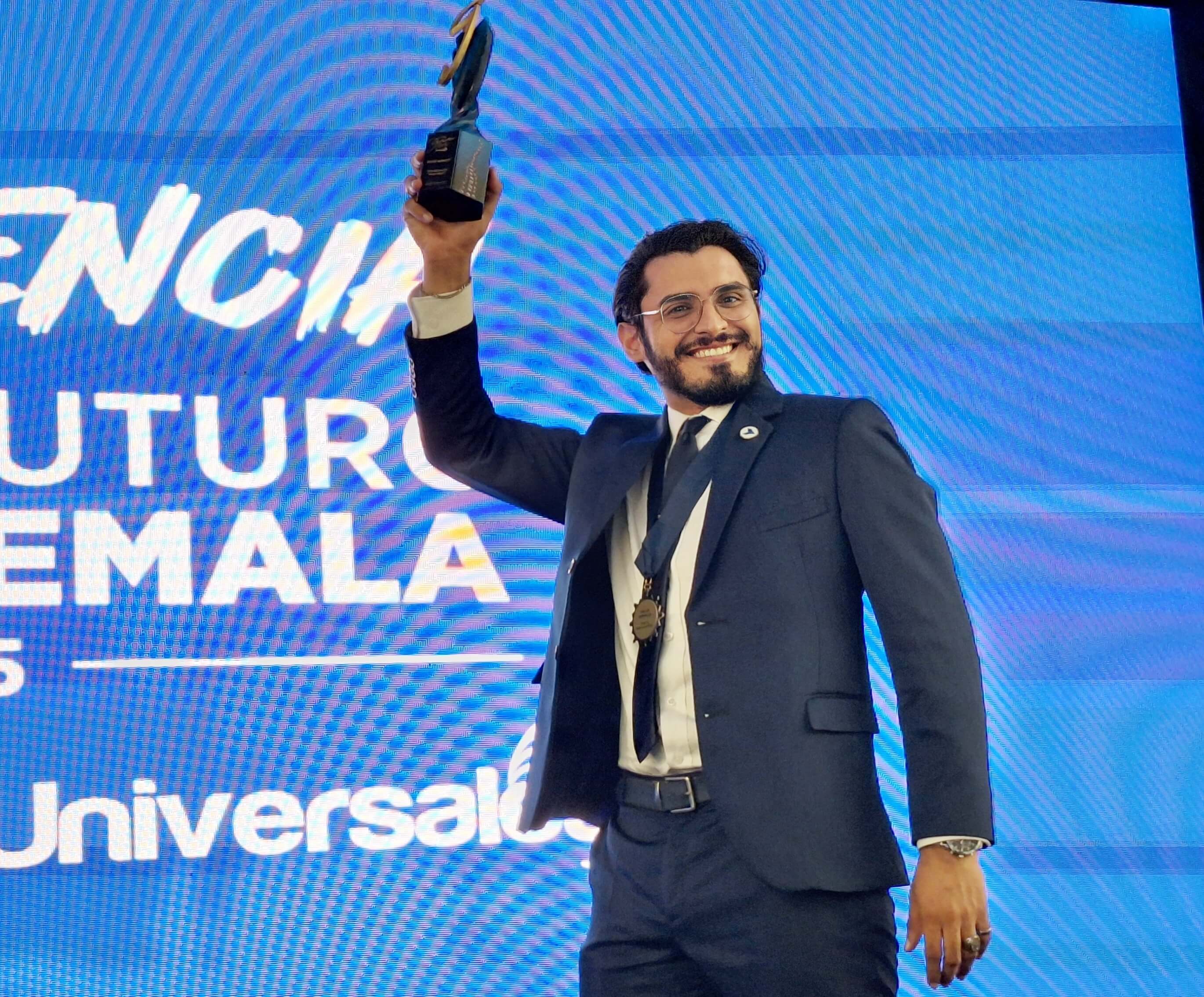 Oscar Morales Cuellar distinguido en Guatemaltecos Ilustres 2025