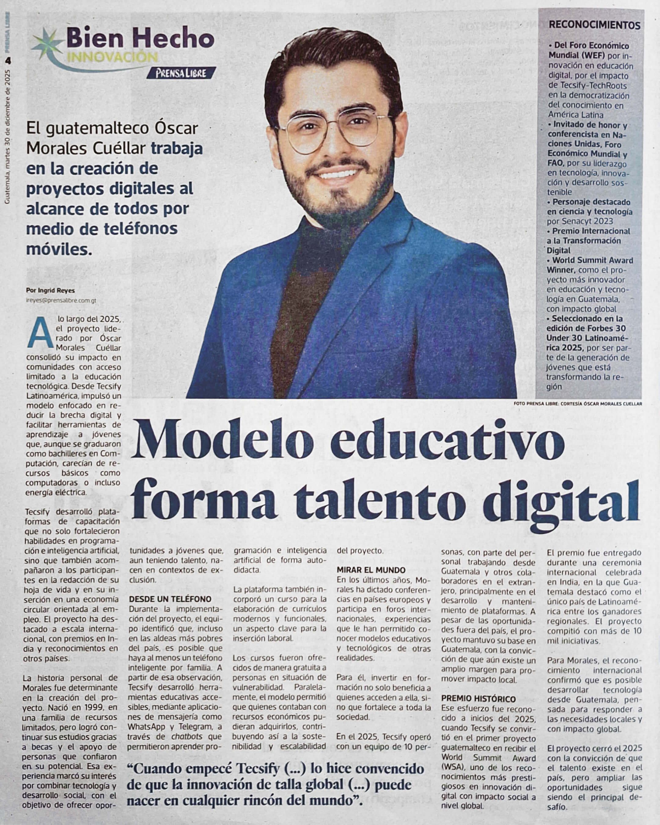 Oscar Morales Cuellar al final de una conferencia de Tecsify